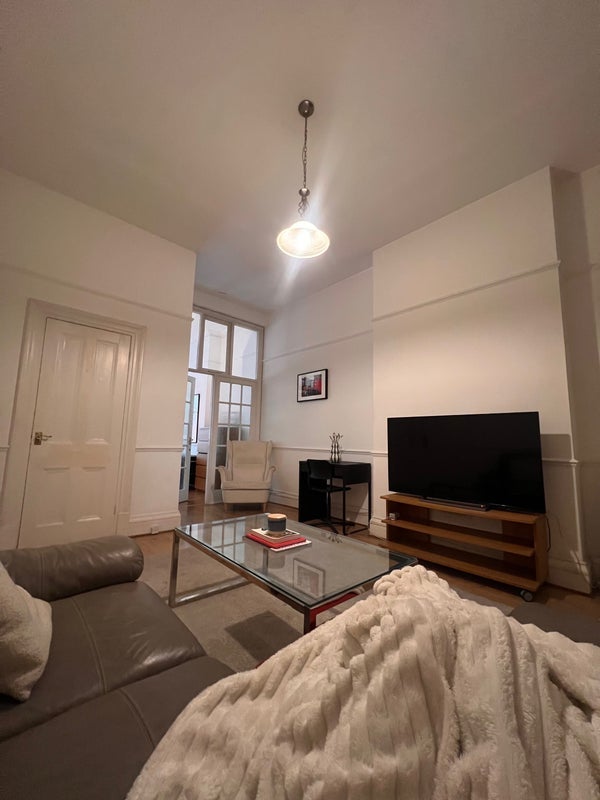 Room Upper Street in Greater London