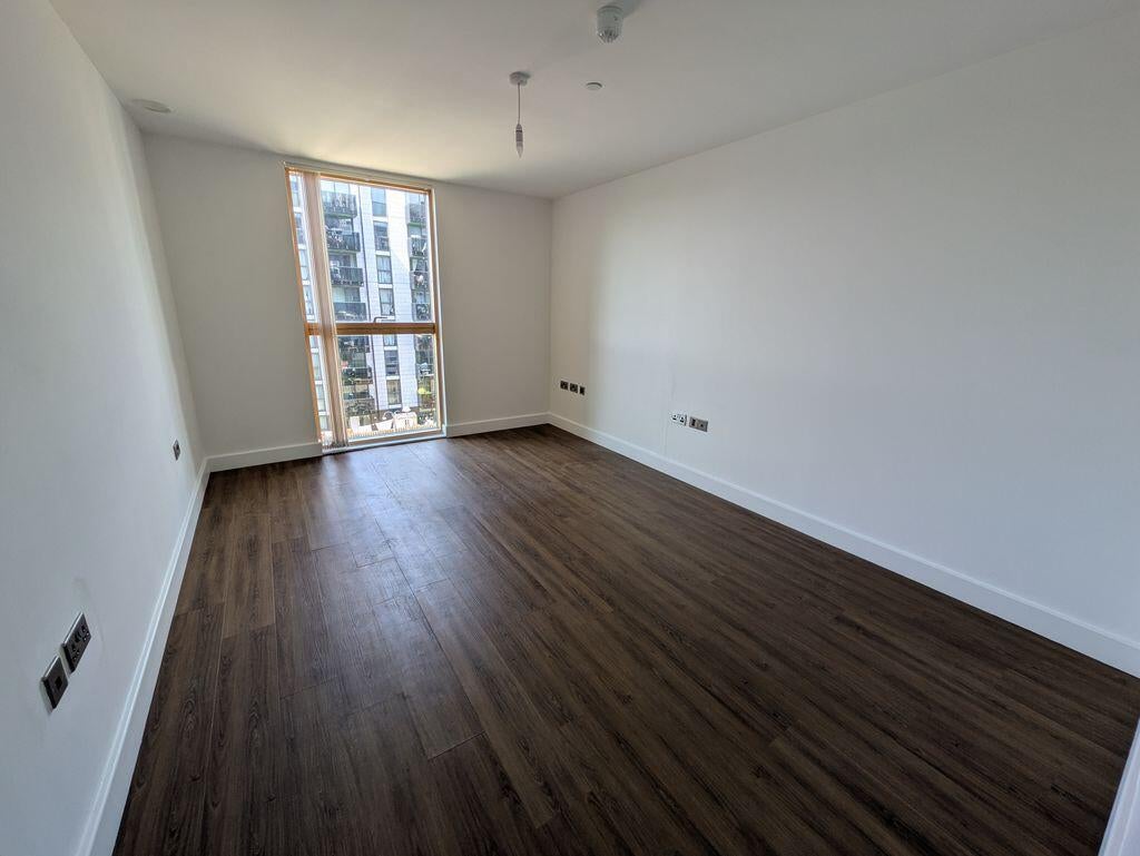 Flat Jerrard Street in Greater London