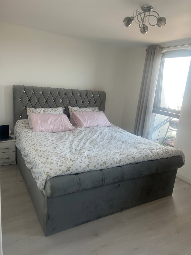 Flat Royal Oak Road in Greater London