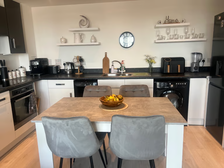 Flat Royal Oak Road in Greater London