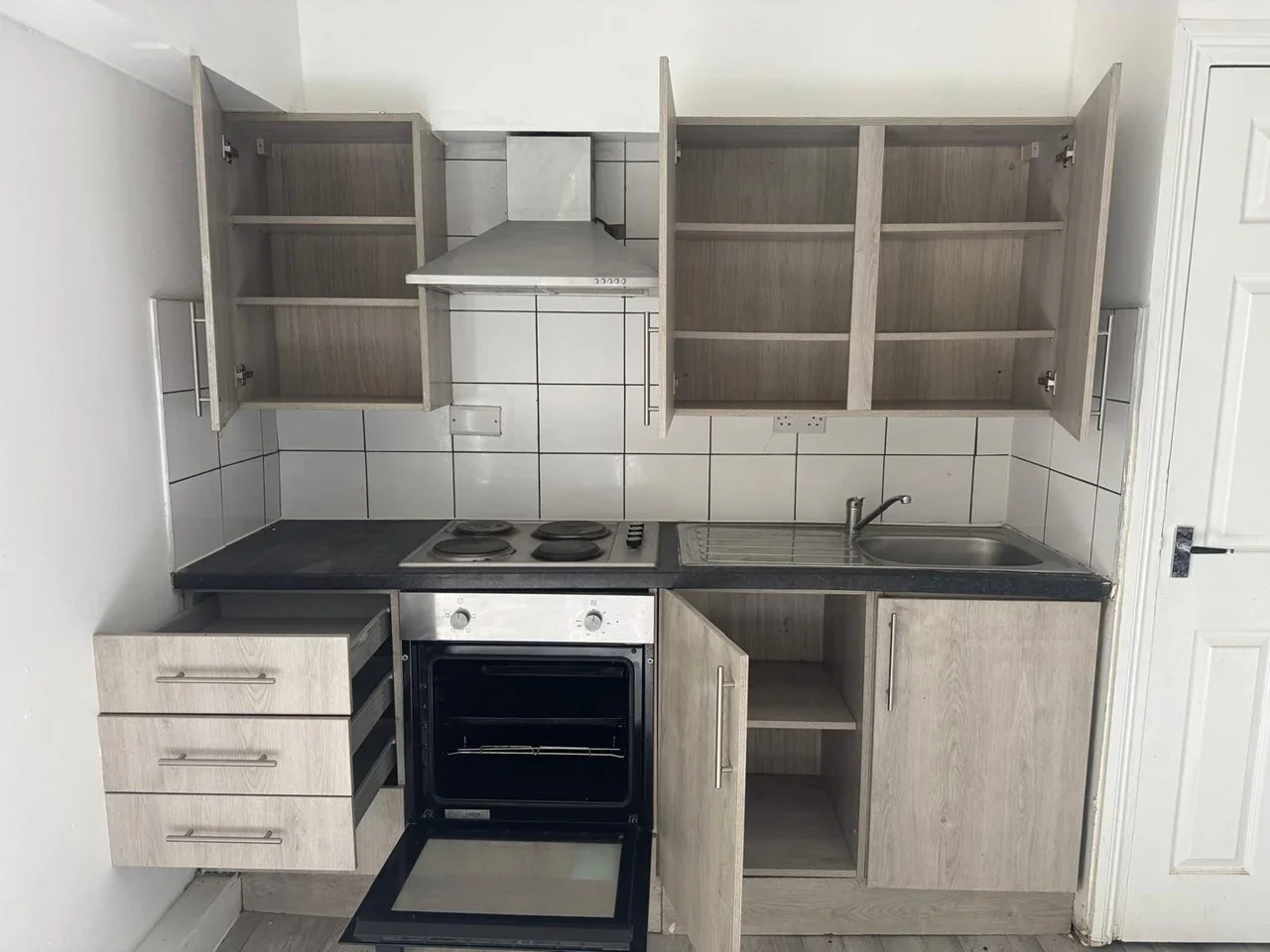 Flat Ilford Lane in Greater London