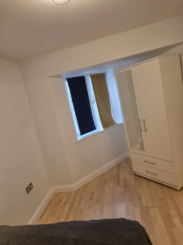Room Vincent Close in Greater London