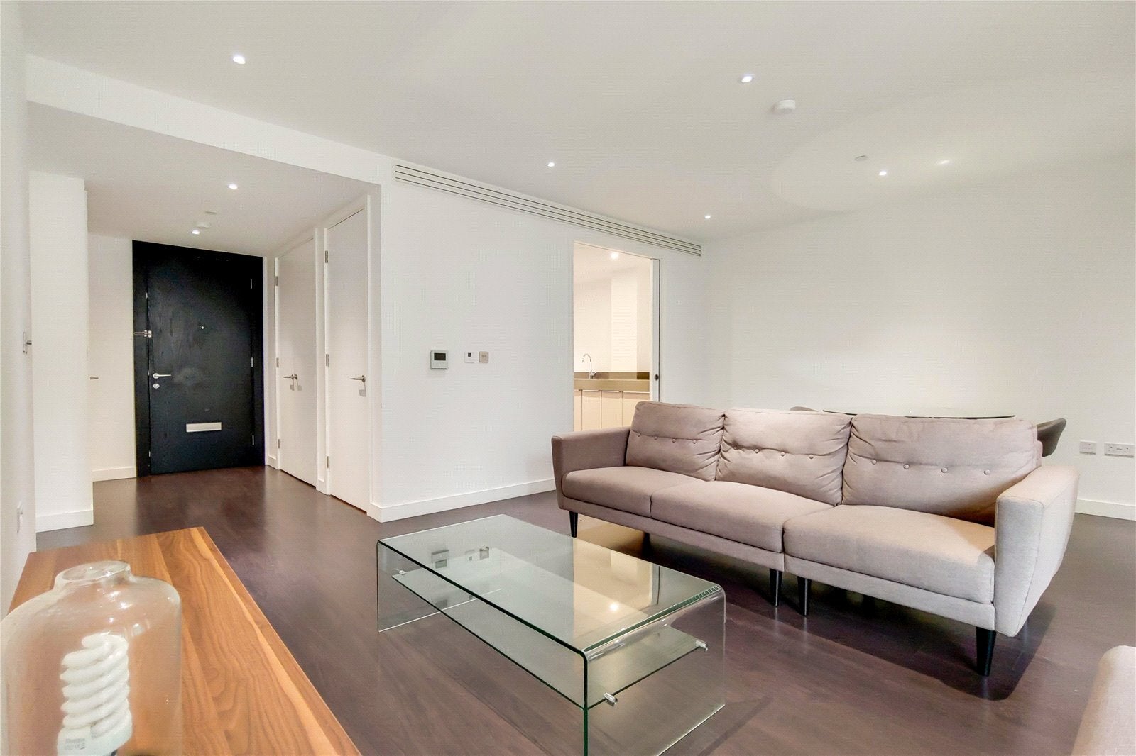 Flat Alie Street in Greater London