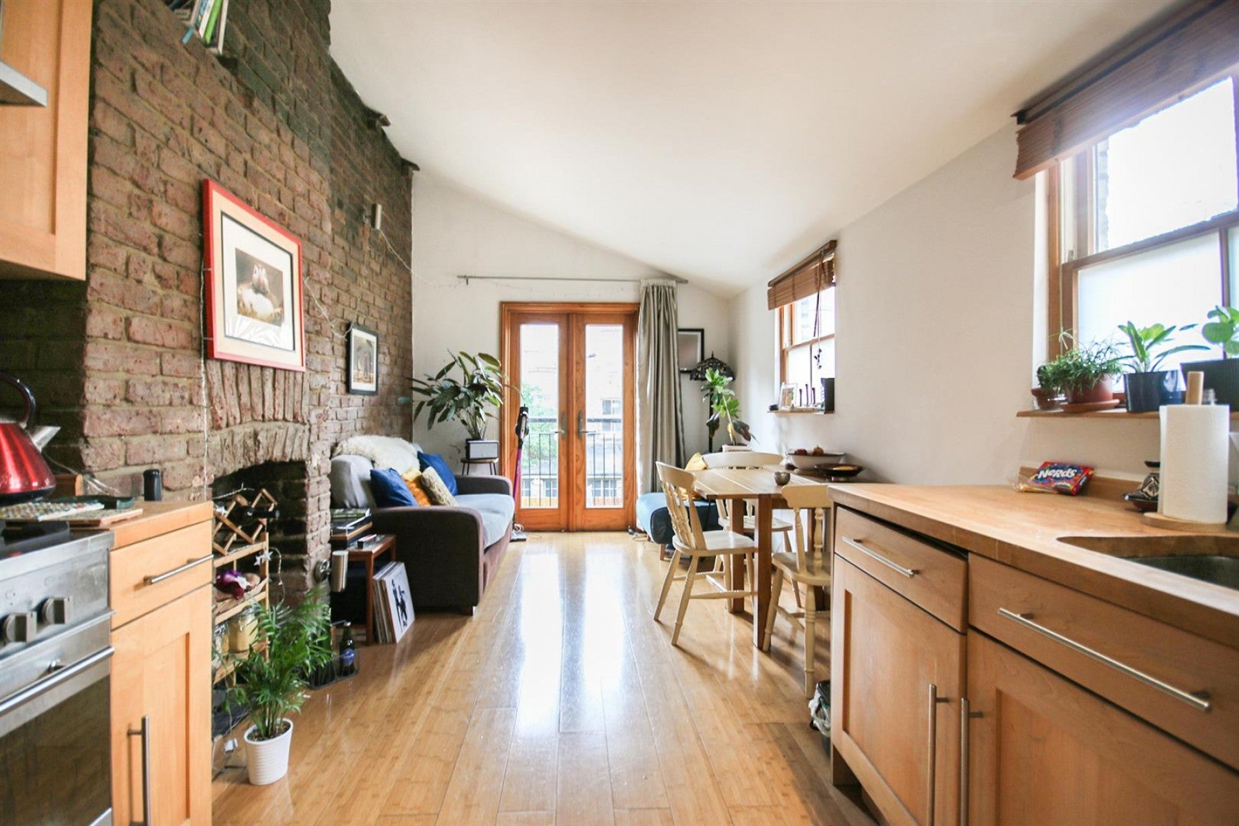 Flat Blackstock Road in Greater London