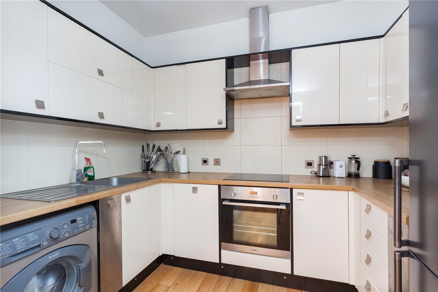 Flat Middlesex Street in Greater London