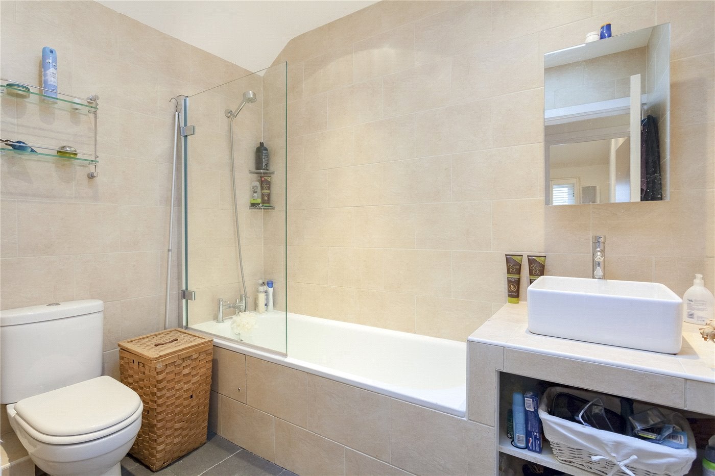 Flat Middlesex Street in Greater London