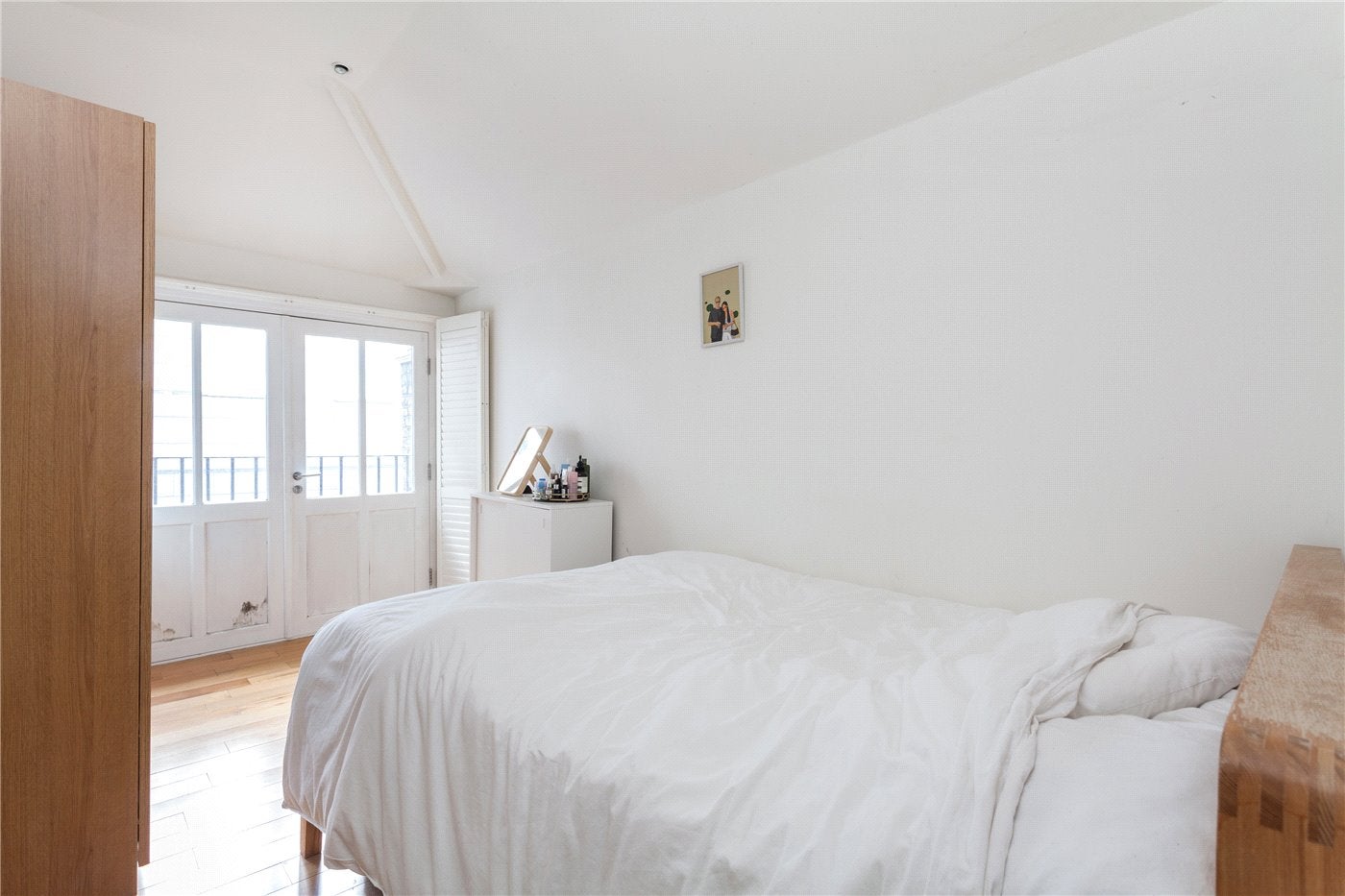 Flat Middlesex Street in Greater London