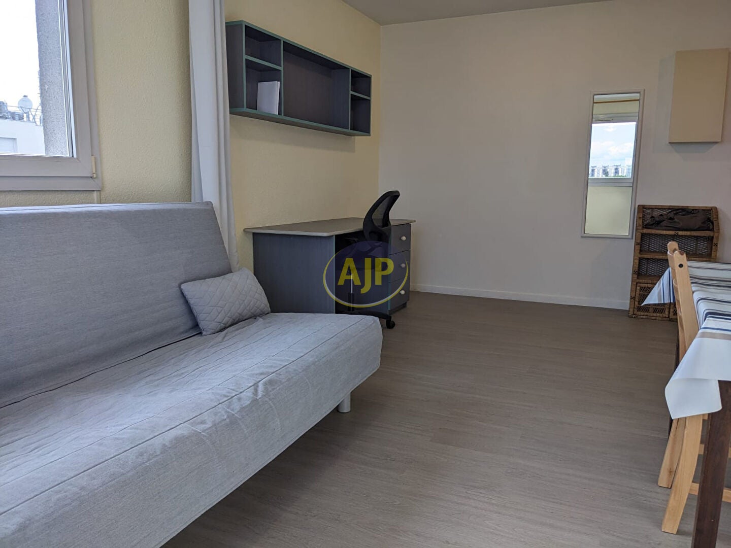 Room Route de la Fontbrune in Cours-de-Pile