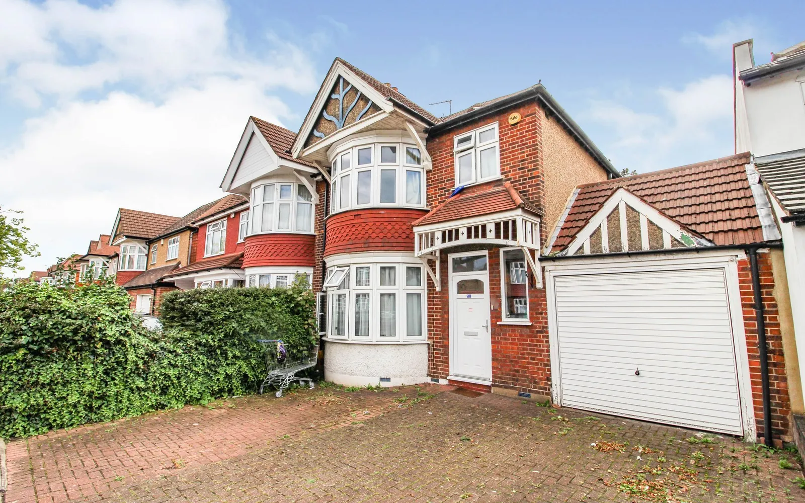 House Churchill Avenue in Greater London