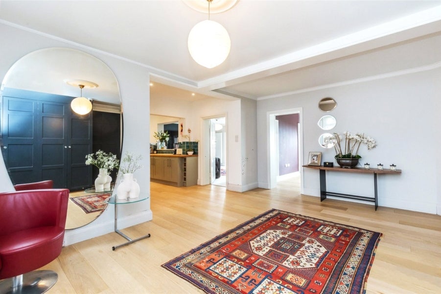 Flat The Cliff in Roedean