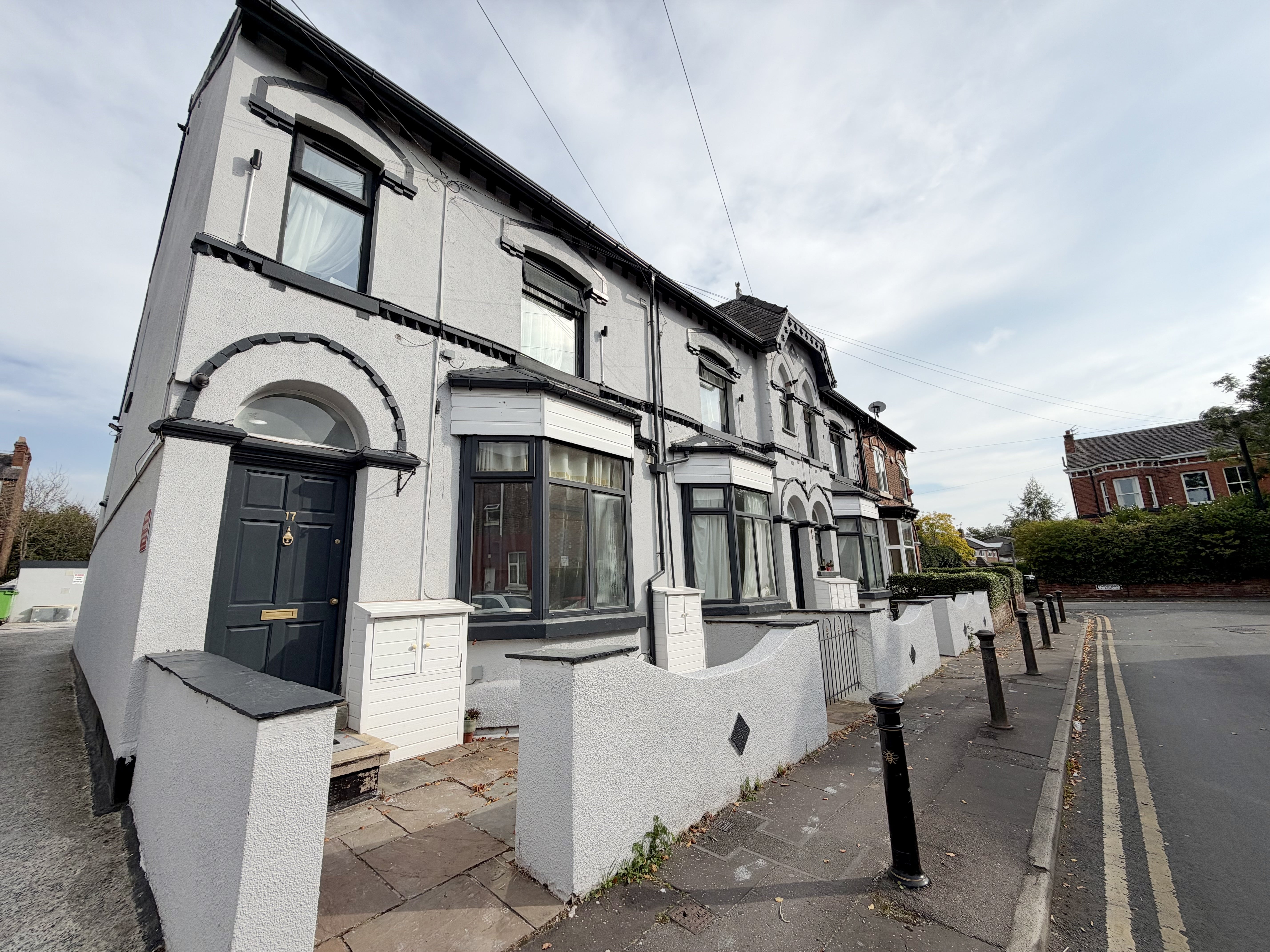 Flat Egerton Crescent in Manchester