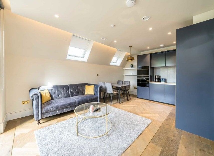 Flat Edith Row in Greater London
