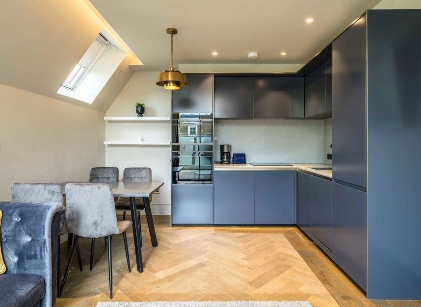 Flat Edith Row in Greater London