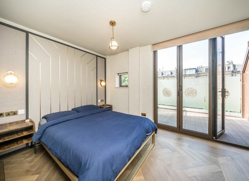 Flat Edith Row in Greater London