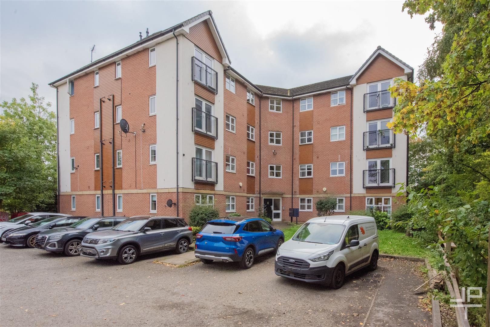 Flat Higher Knutsford Road in Warrington
