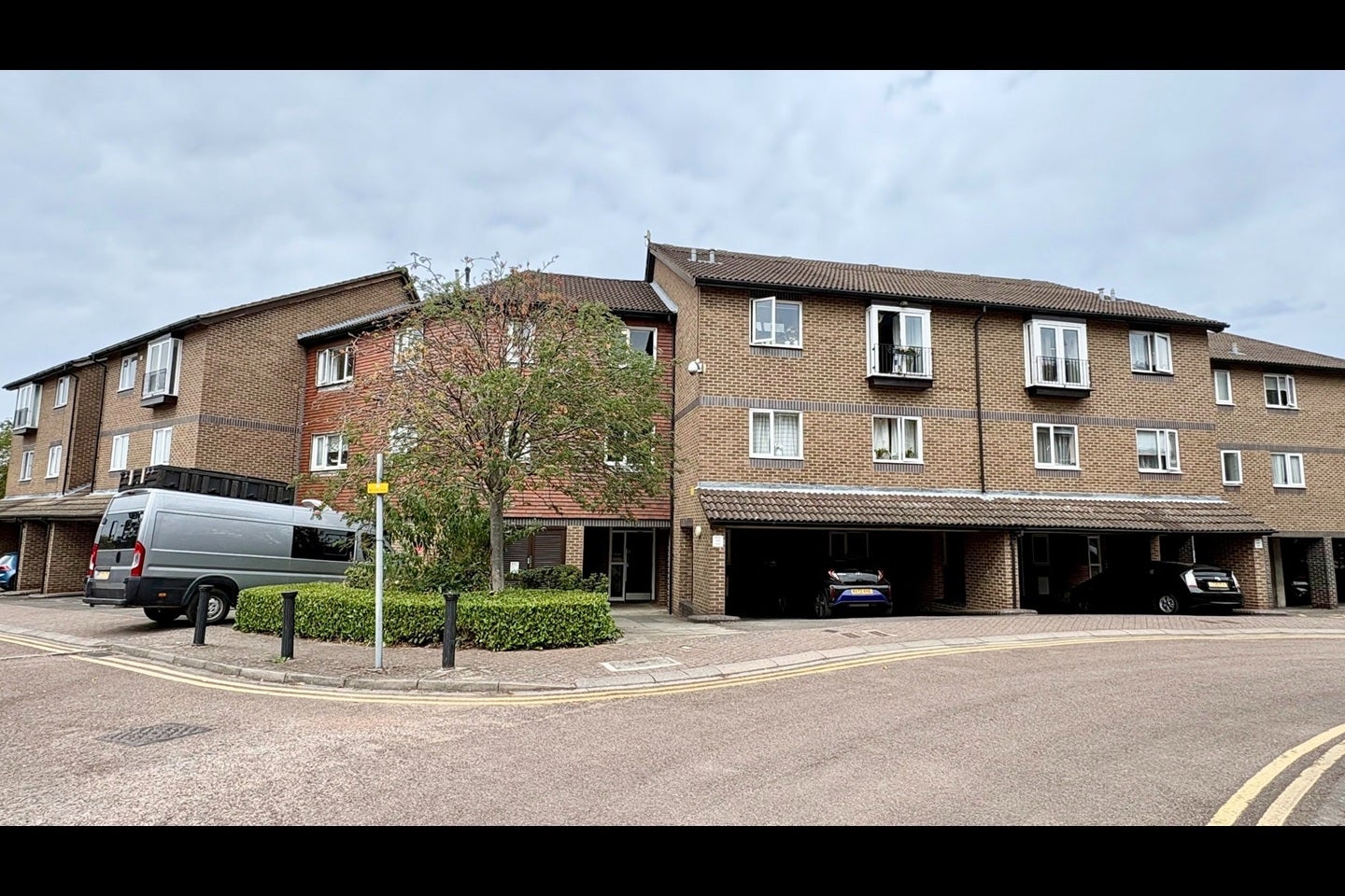 Flat Abbeyfields Close in Greater London
