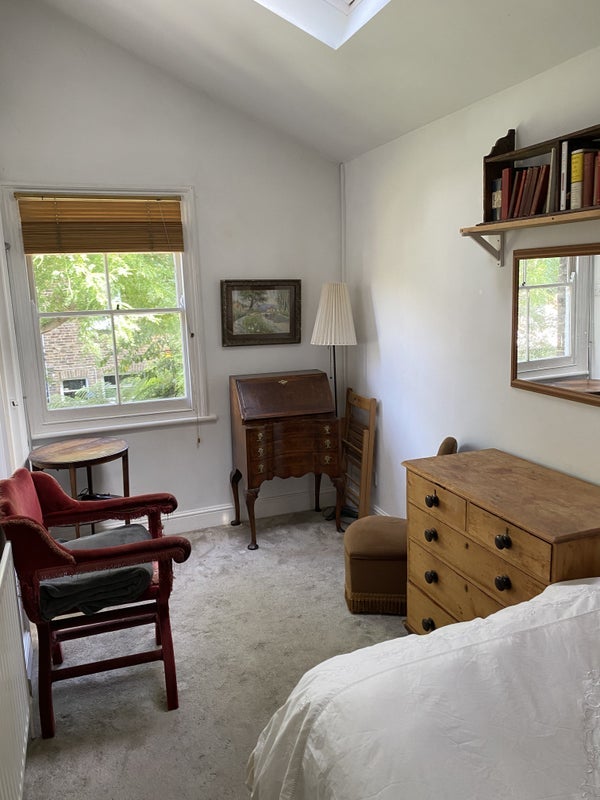 Room Avenell Road in Greater London