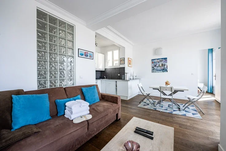 Appartement Rue Balzac à Paris