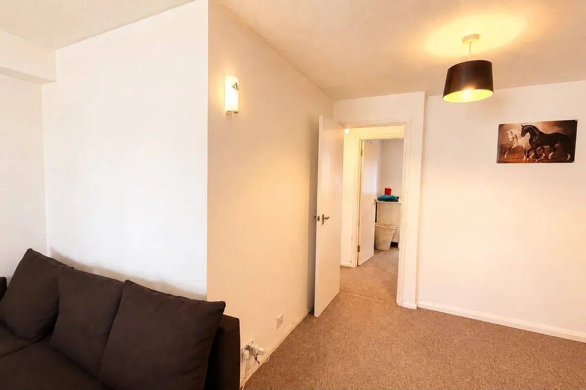 Flat Ebury Road in Watford