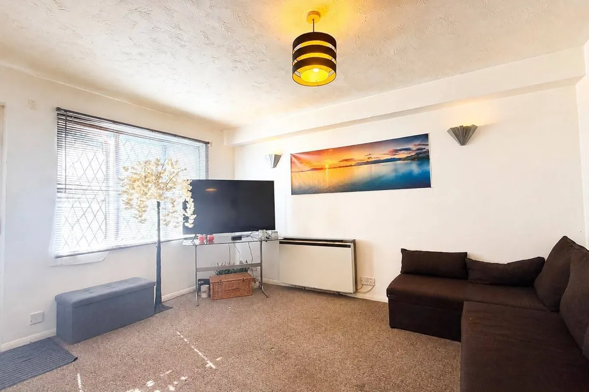 Flat Ebury Road in Watford