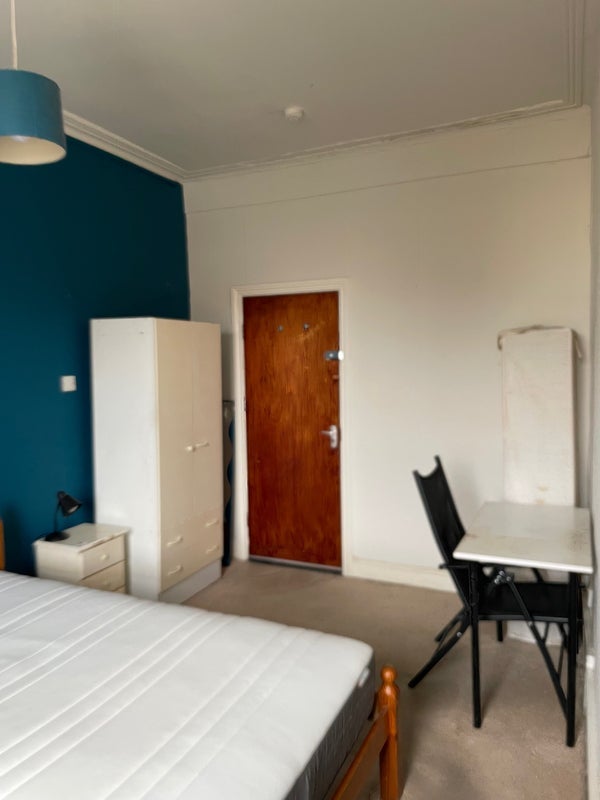 Room High Street in Greater London