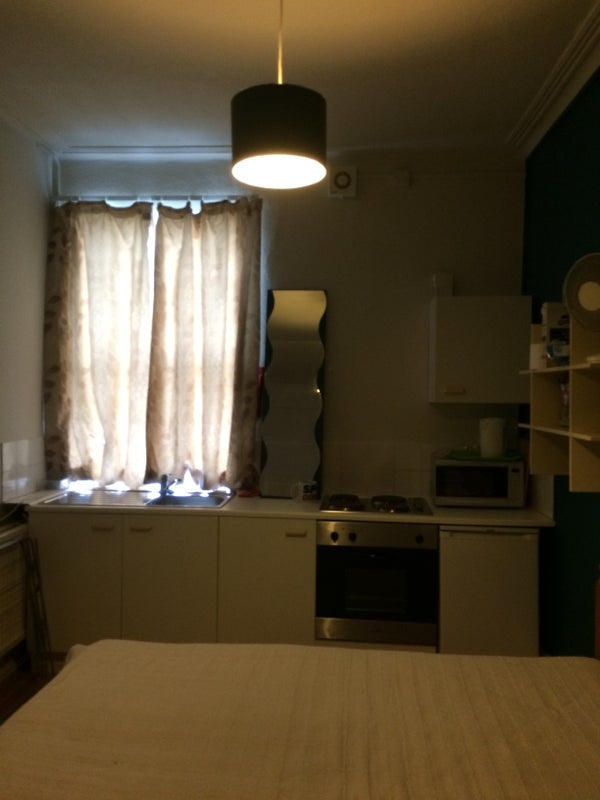Room High Street in Greater London