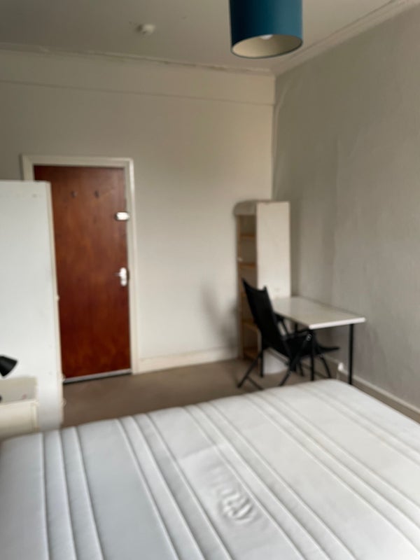 Room High Street in Greater London