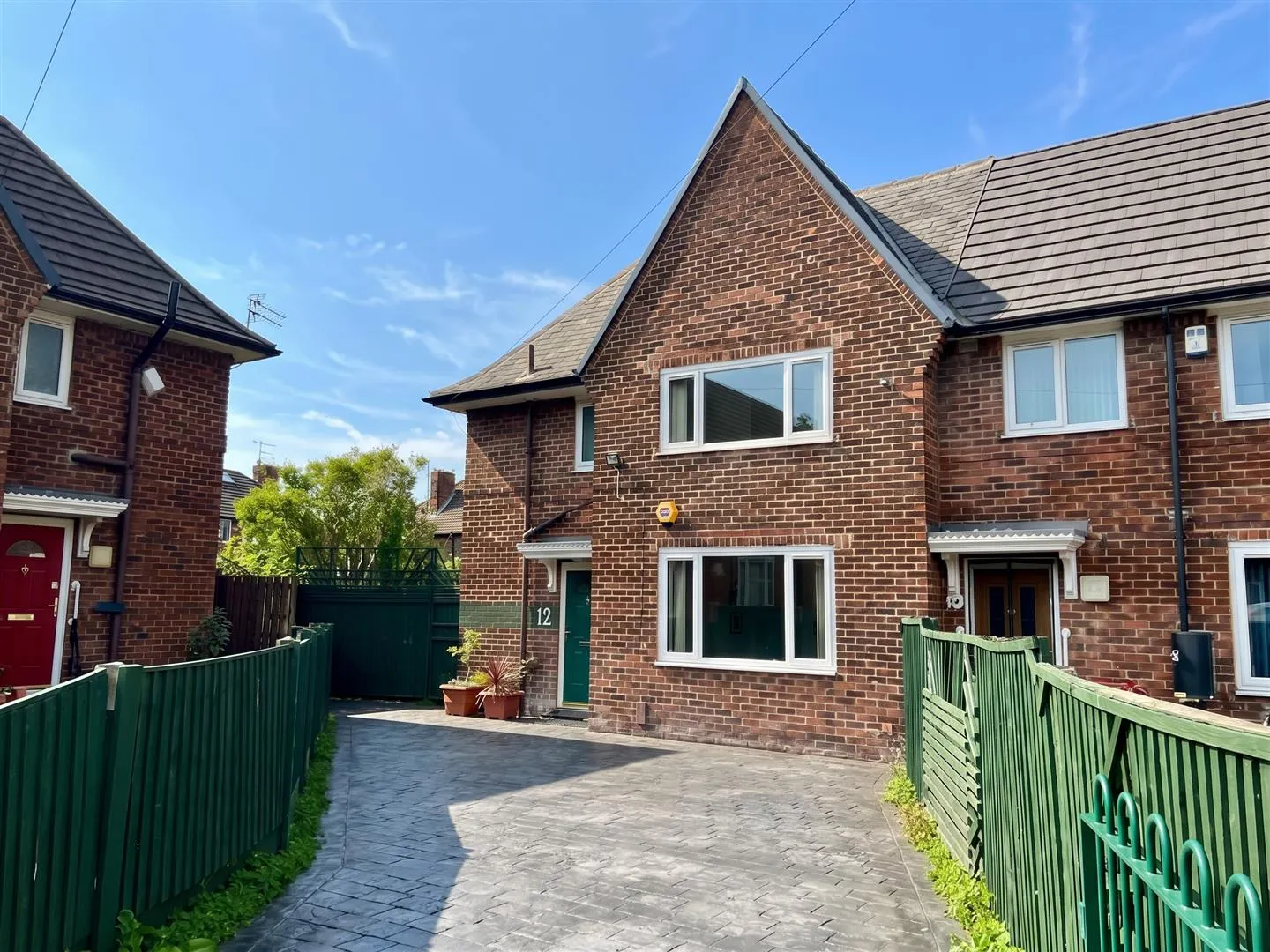 House Longmere Avenue in Manchester