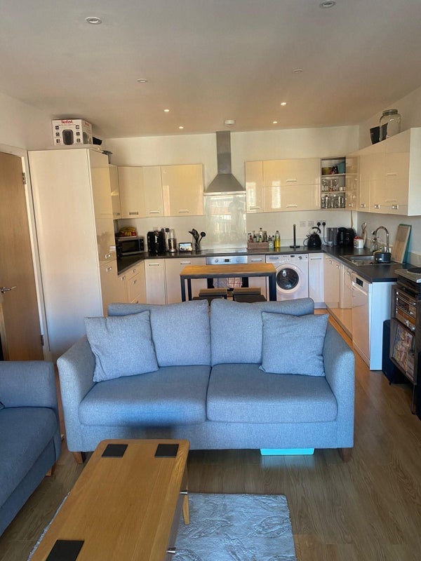 Room Hampshire Street in Greater London