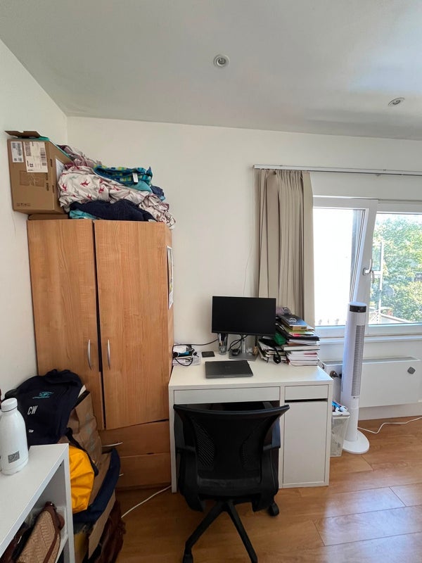 Room Hampshire Street in Greater London