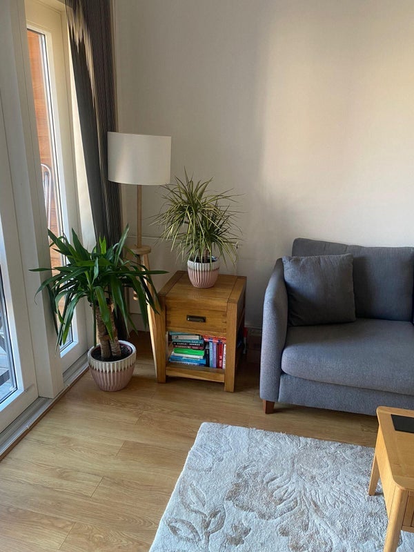 Room Hampshire Street in Greater London
