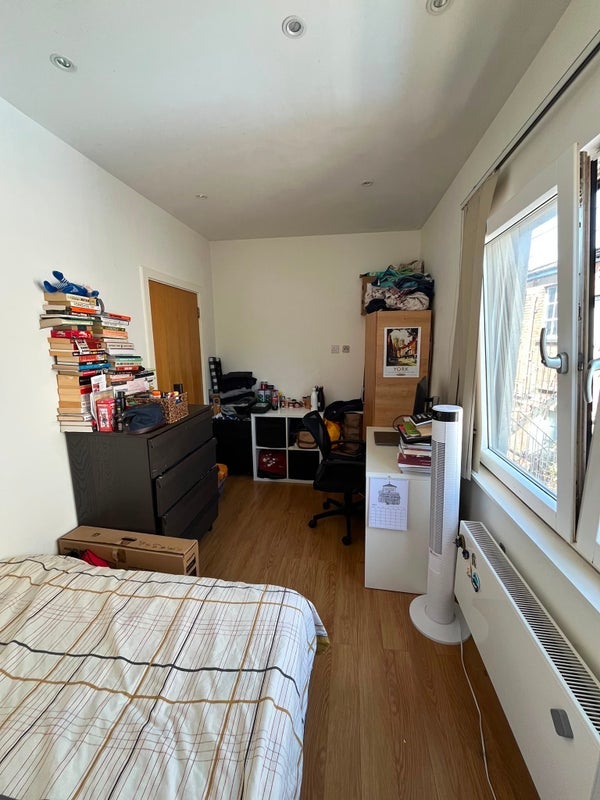 Room Hampshire Street in Greater London