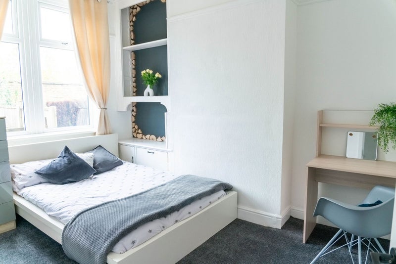 Room Hughes Street in Burnley