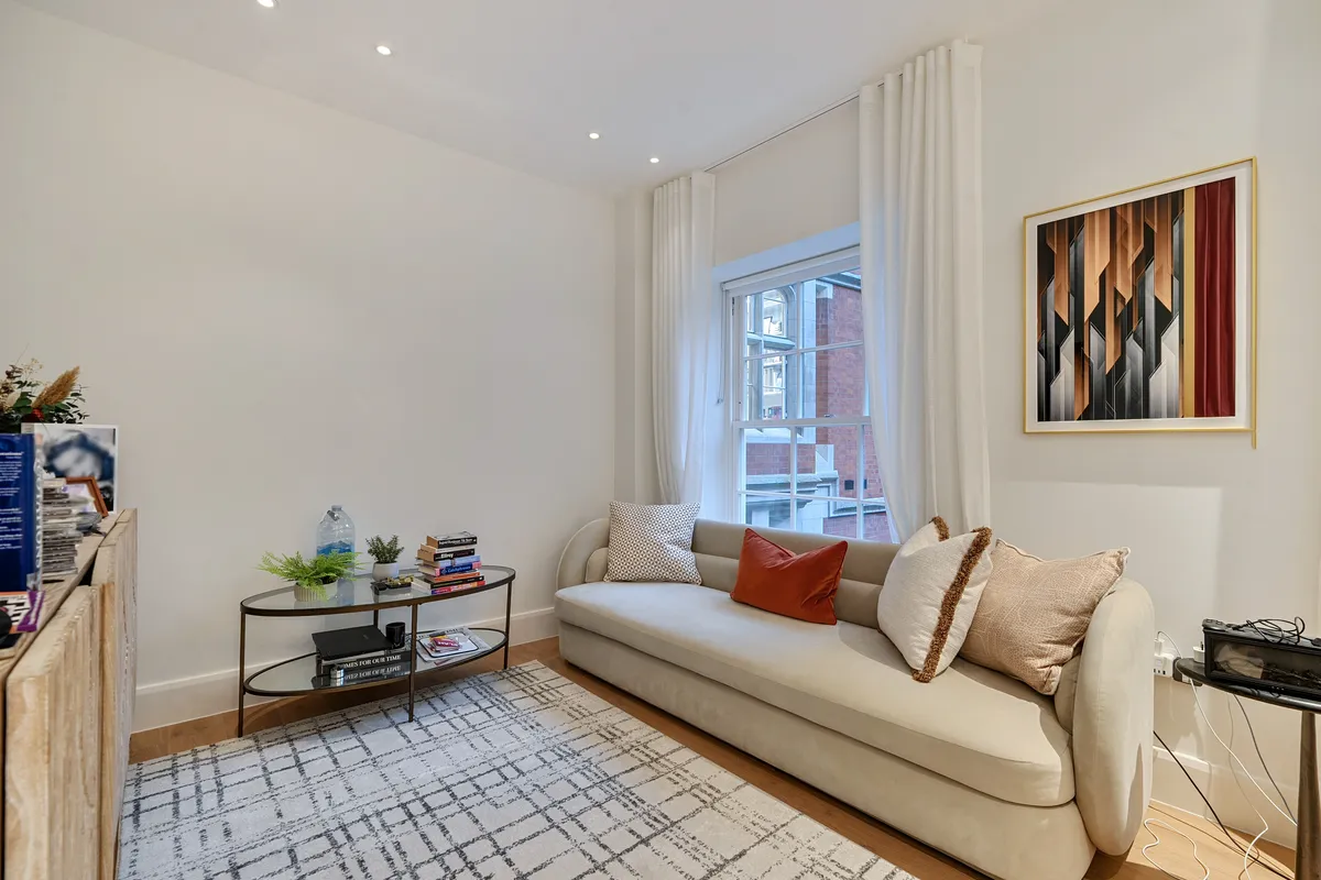 Flat Strand in City of Westminster