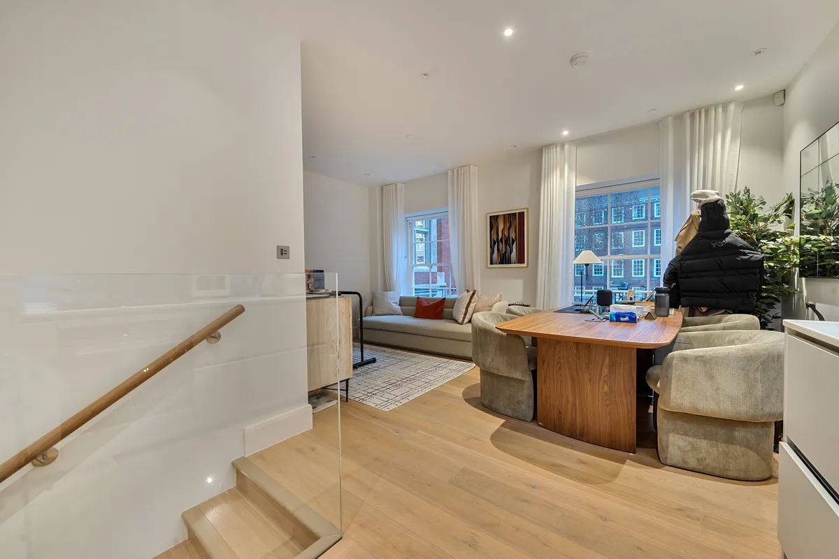 Flat Strand in City of Westminster