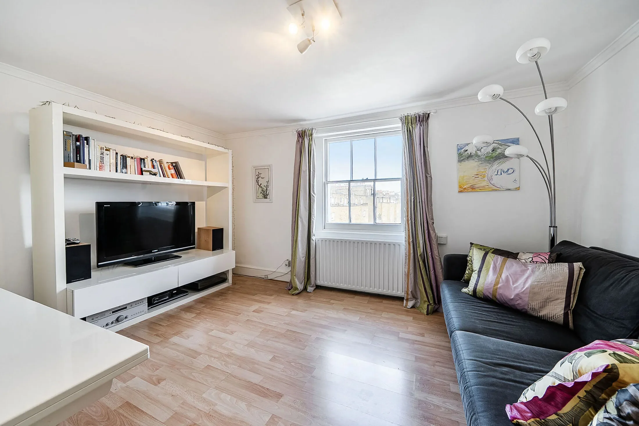 Flat Onslow Gardens in Greater London