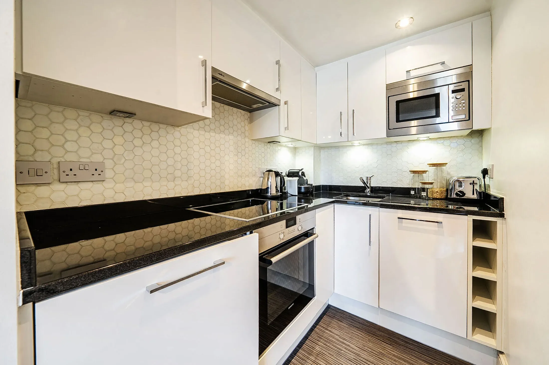 Flat Onslow Gardens in Greater London