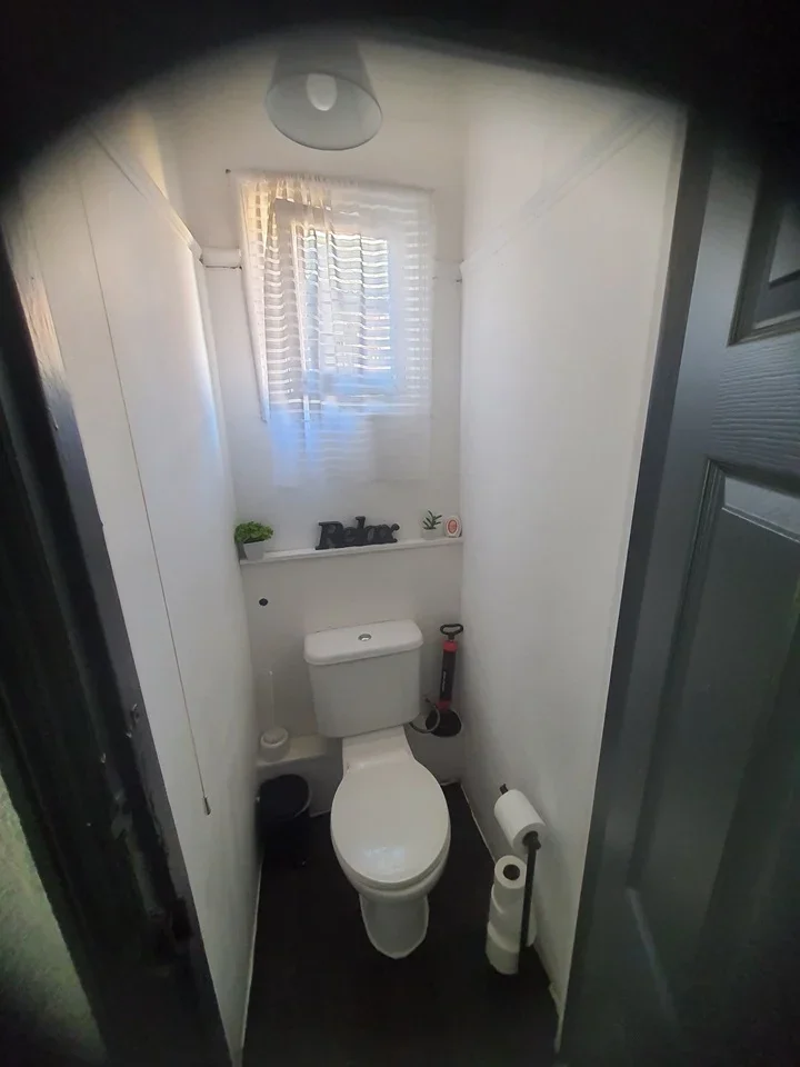 Room Roseberry Gardens in Greater London