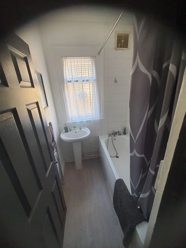 Room Roseberry Gardens in Greater London