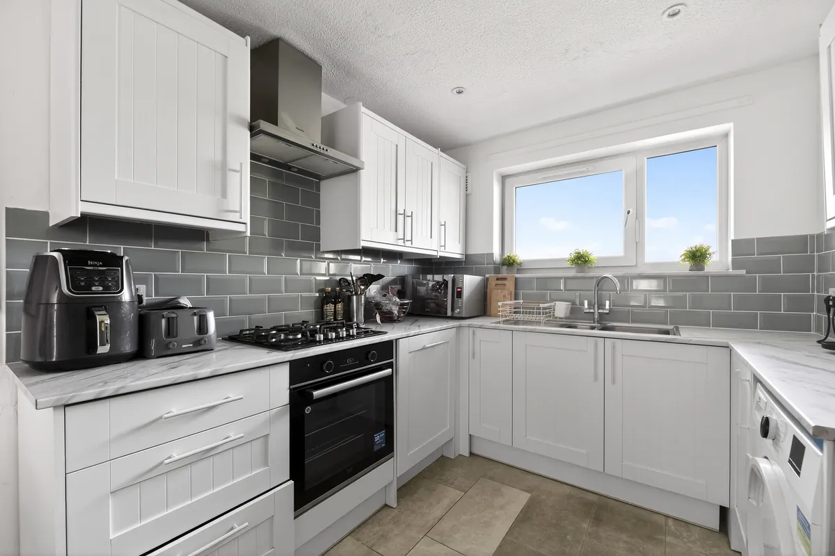 Room Frimley Close in Greater London