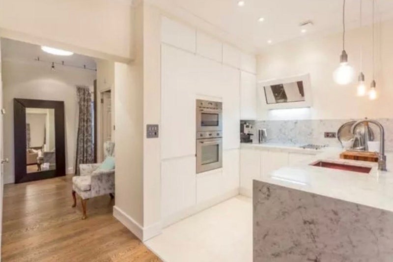 Room Rotherhithe Street in Greater London