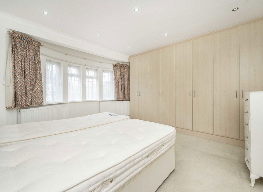 House Cissbury Ring South in Greater London