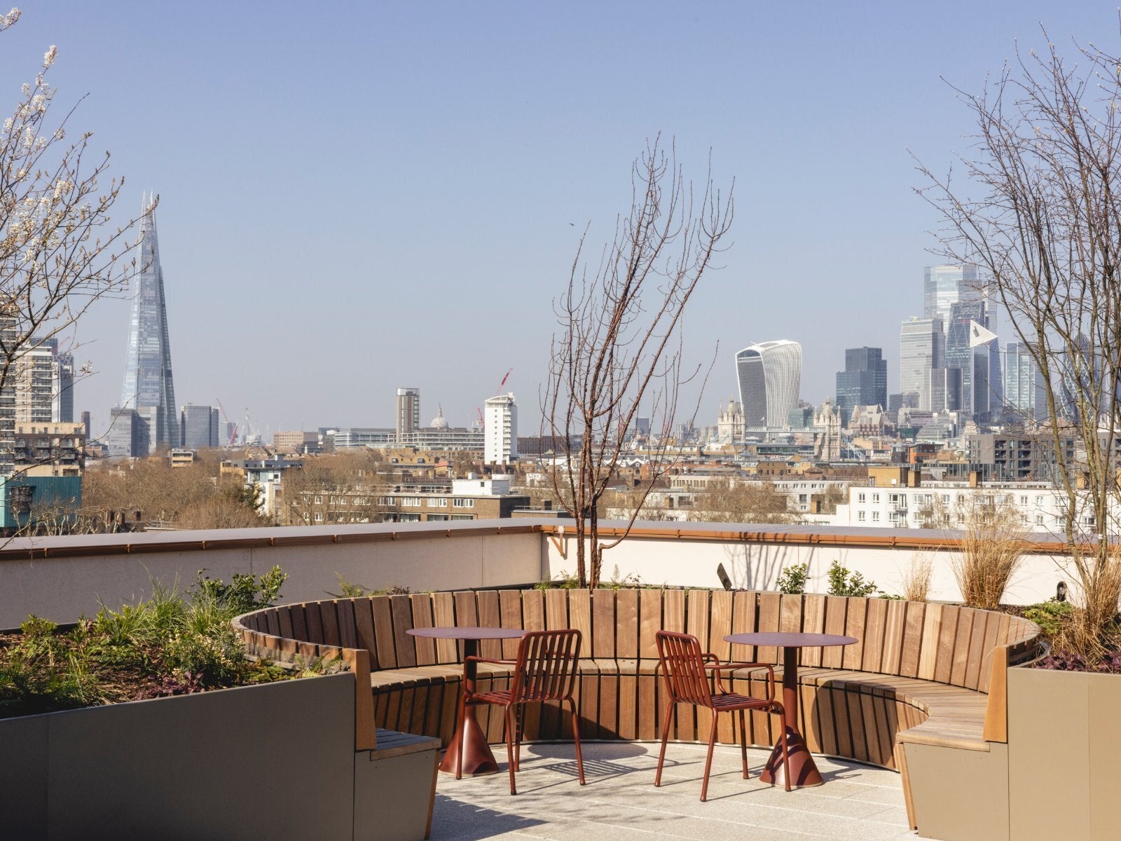 Flat Drummond Road in Greater London