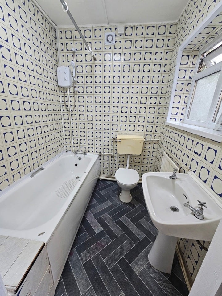 Room Tenby Road in Birmingham