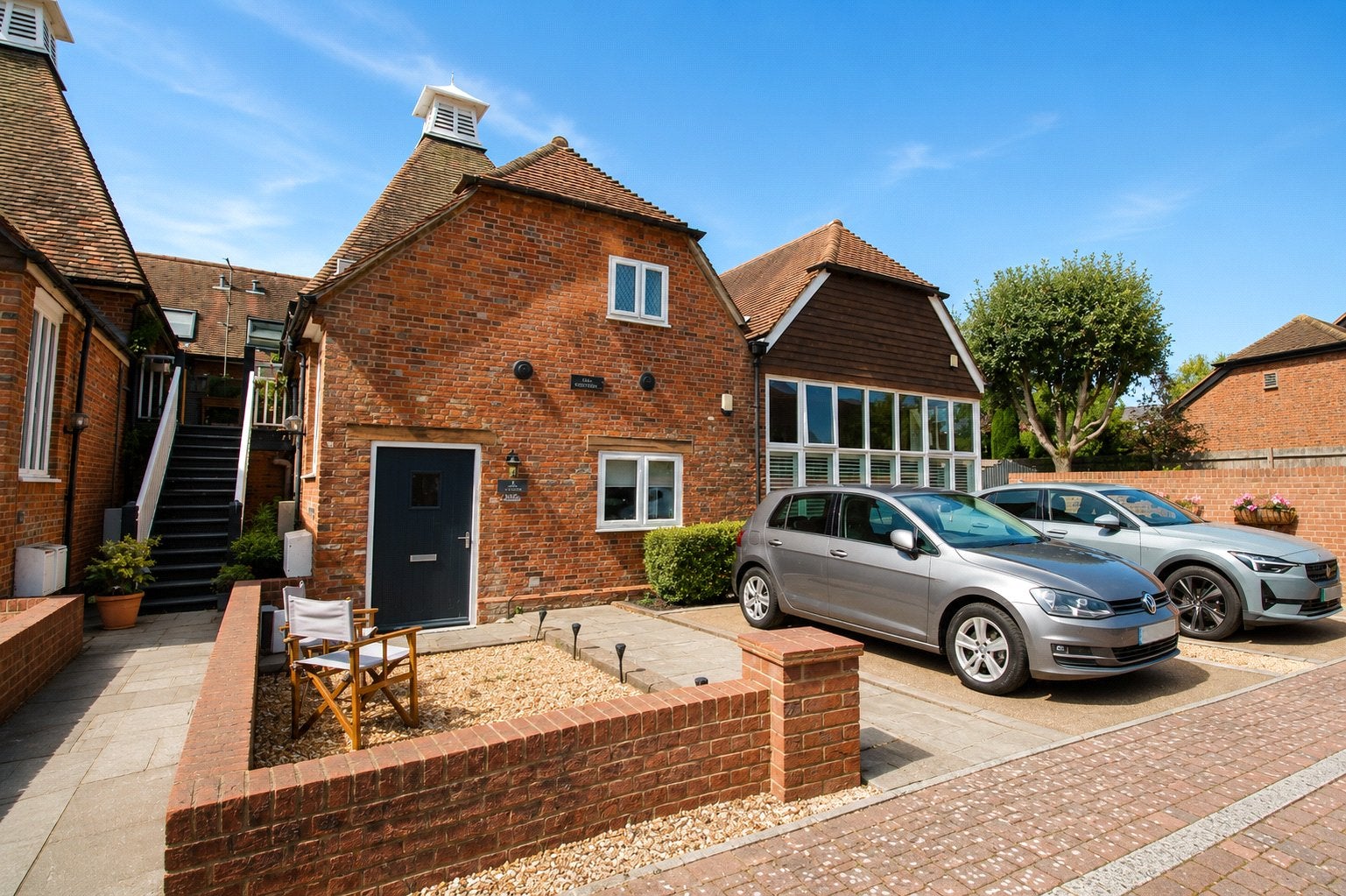 Flat Burnham Square in East Hampshire
