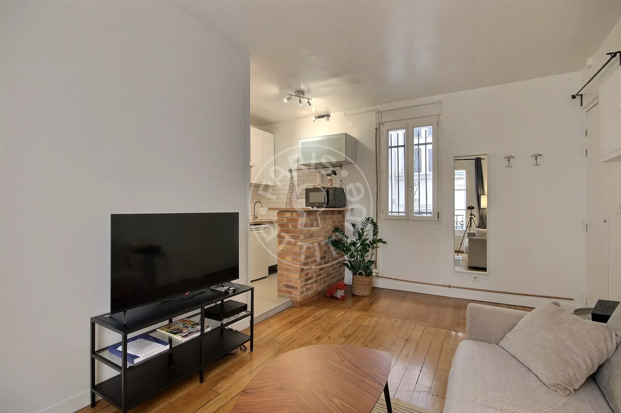 Flat Rue André Antoine in Paris