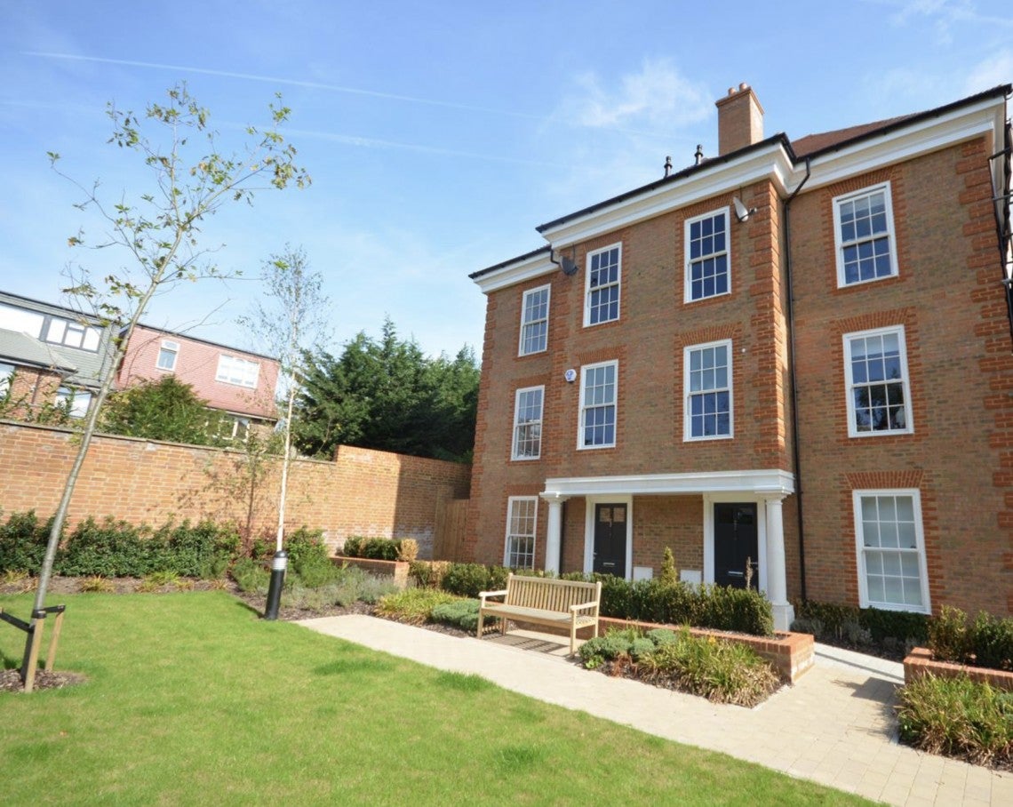 House Ashridge Close in Greater London