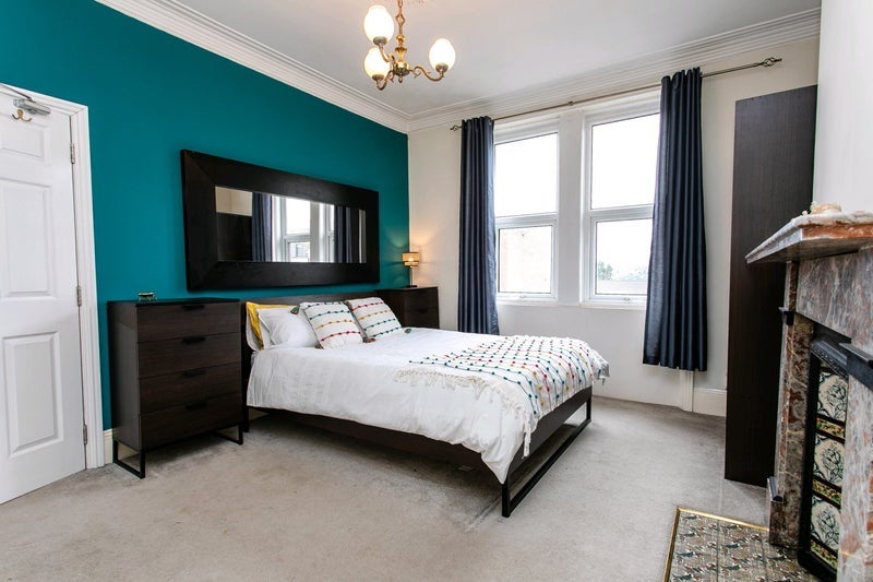 Room Saltwell Road in Gateshead