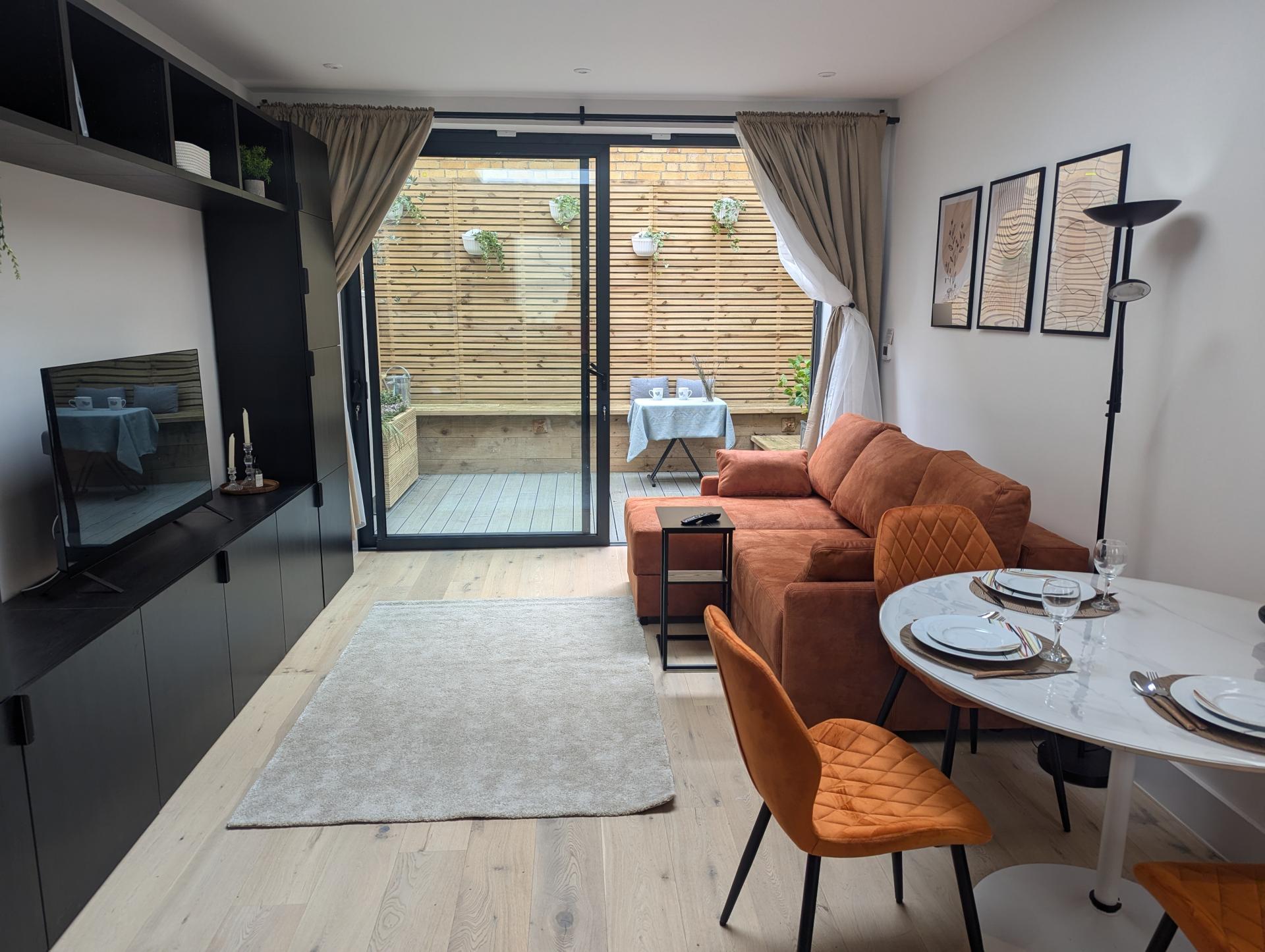 House Eden Grove in Greater London