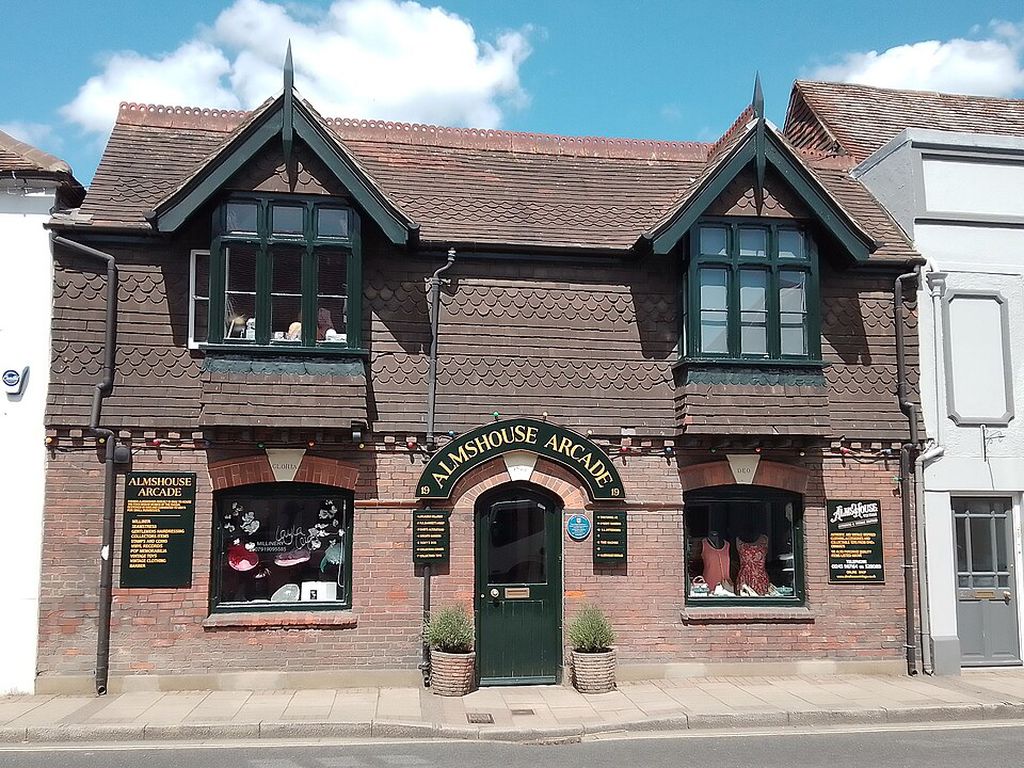 Flat The Hornet in Chichester